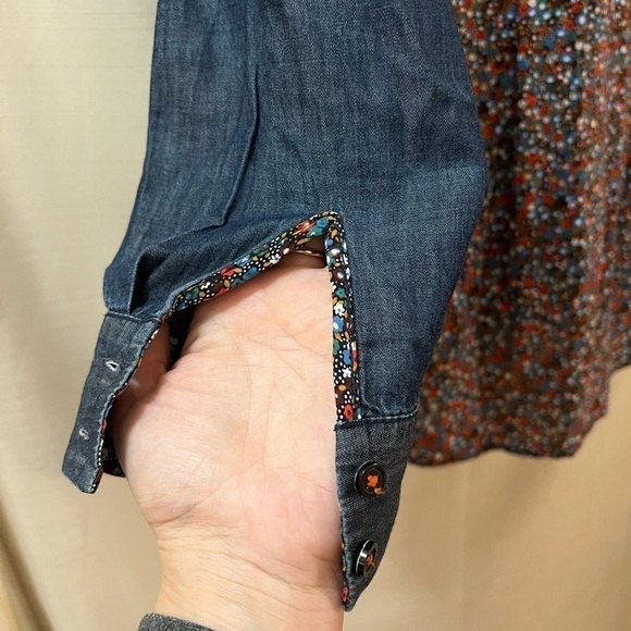 ⚫️ BOGO Postmark women’s denim style snd floral button down top size 02 - Picture 5 of 7